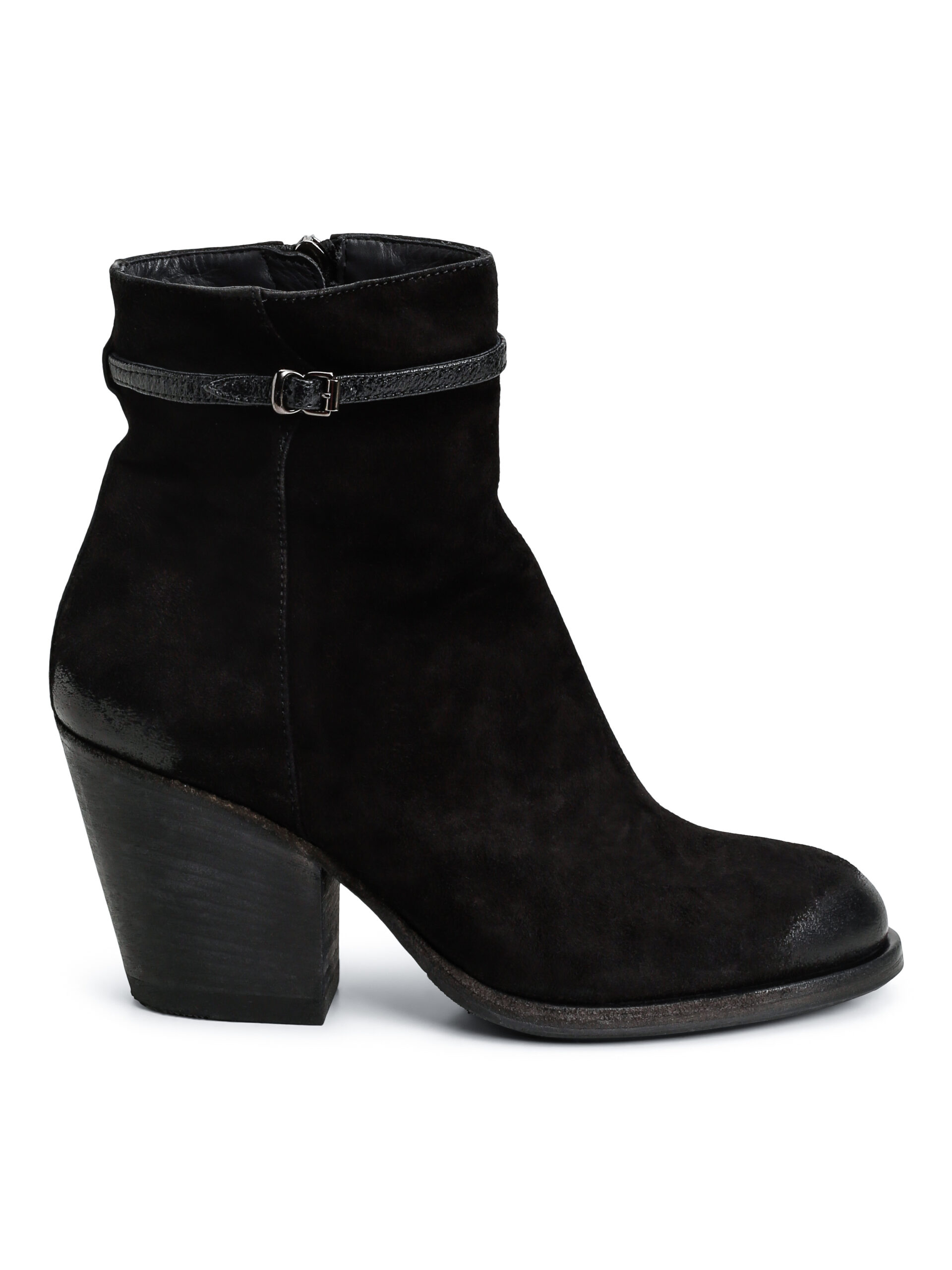 Sort feminin skolett med et snev av cowboy boots