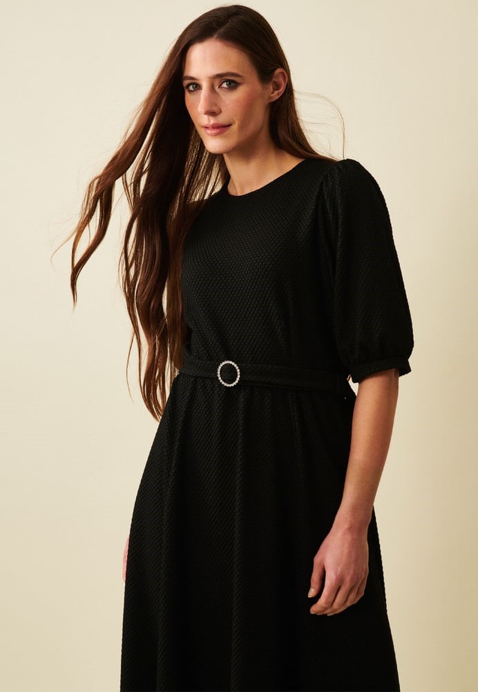 Clemence kjole med beltespenne i strass