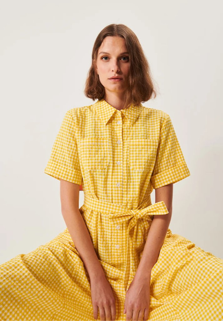 Gul- og hvitrutete Lexi kjole med krage og lommer