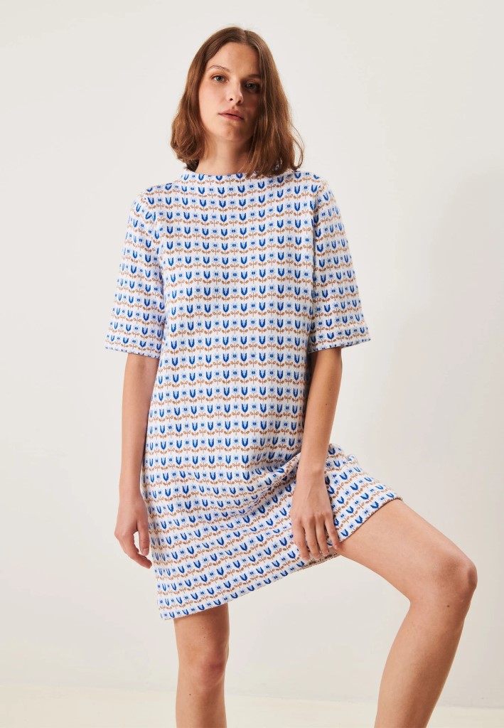 Naturfarget Cassidy kjole med blomstermønster