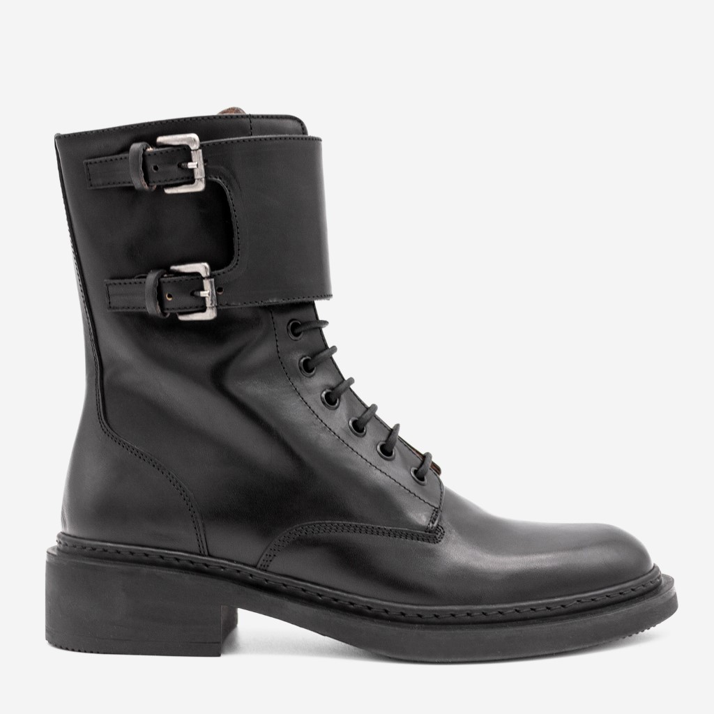 Tøff, men elegant armyboots med glidelås og gummisåle